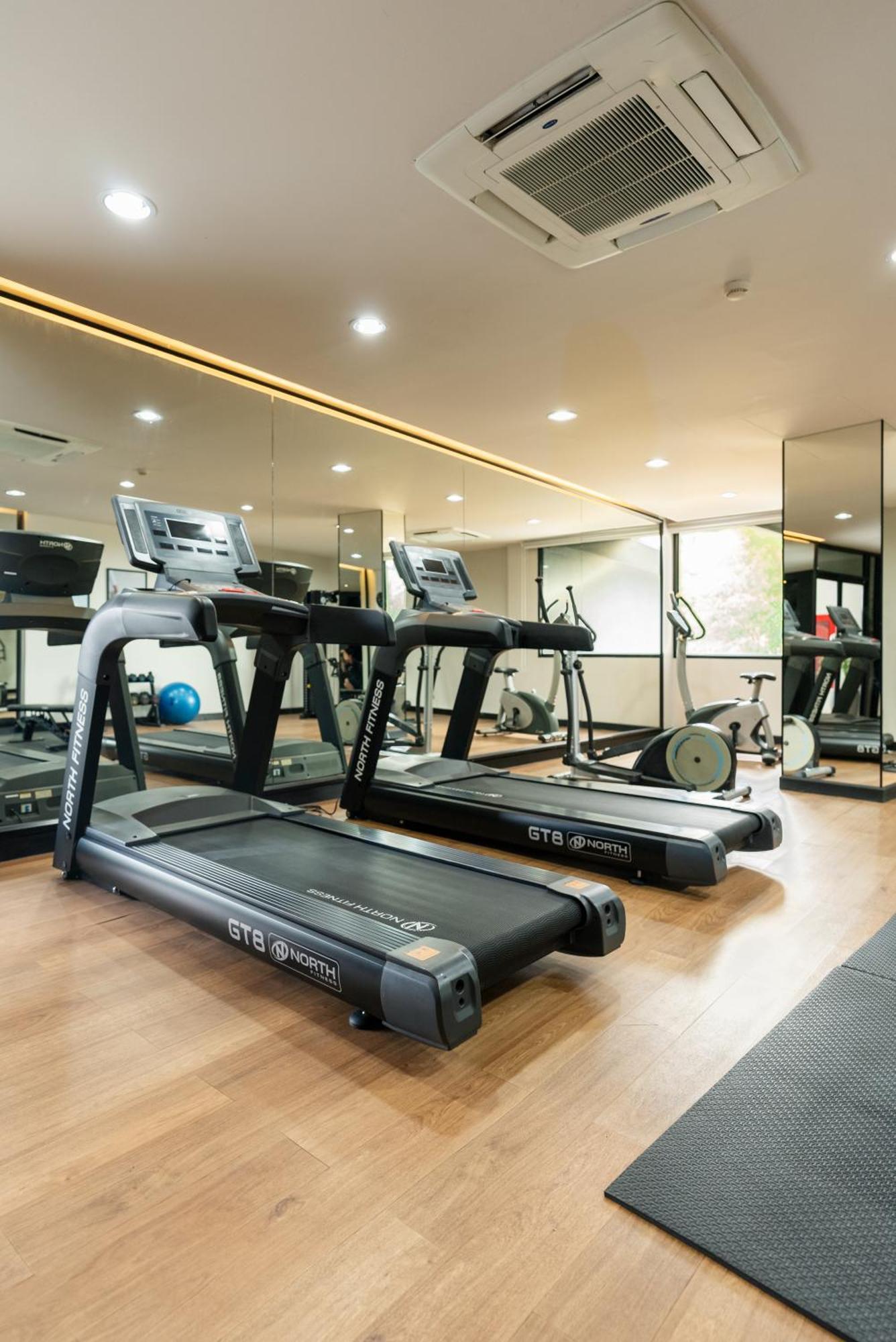 Hotel Ikon Phuket - Sha Extra Plus Karon Exterior photo